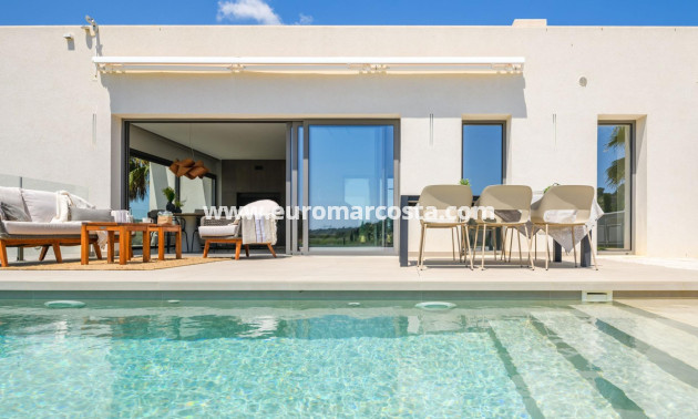 Venta - Villa - San Miguel de Salinas - Las Colinas Golf