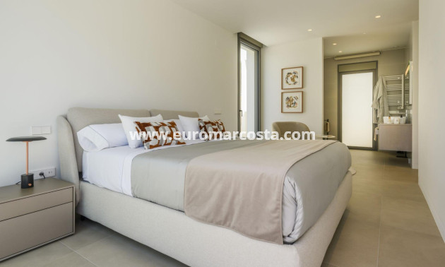 Venta - Villa - San Miguel de Salinas - Las Colinas Golf