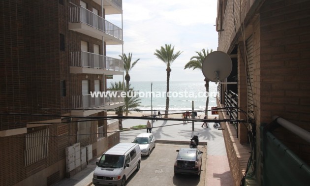 Objekte zum Wiederverkauf - Wohnung - Torrevieja - Playa del Cura
