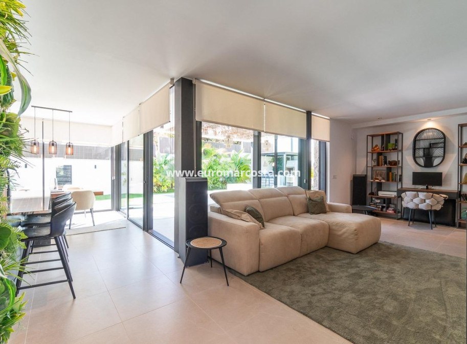 Venta - Villa - Torrevieja - TORREVIEJA