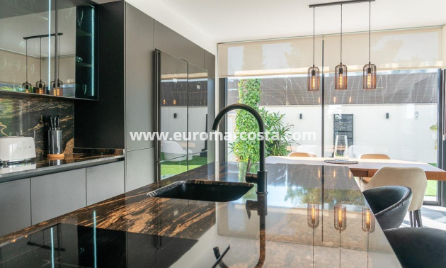 Venta - Villa - Torrevieja - TORREVIEJA