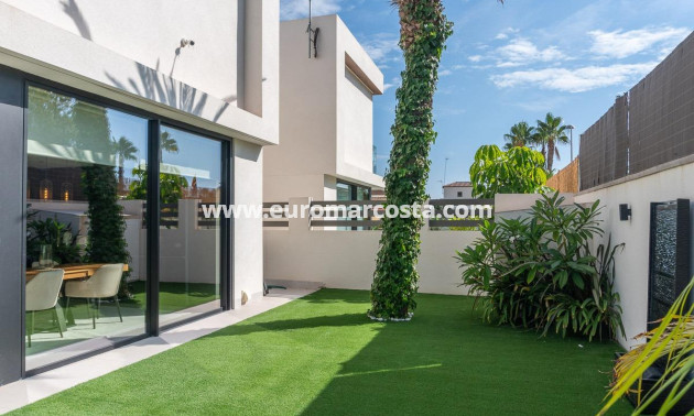 Venta - Villa - Torrevieja - TORREVIEJA