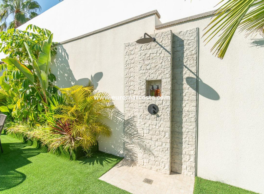 Venta - Villa - Torrevieja - TORREVIEJA