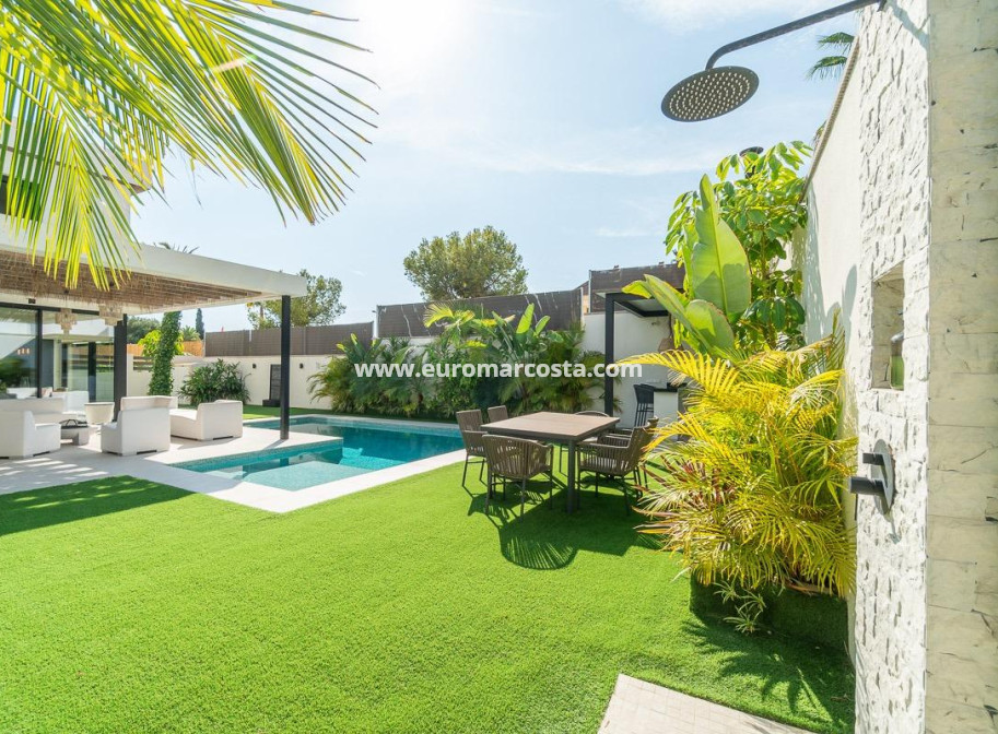 Venta - Villa - Torrevieja - TORREVIEJA
