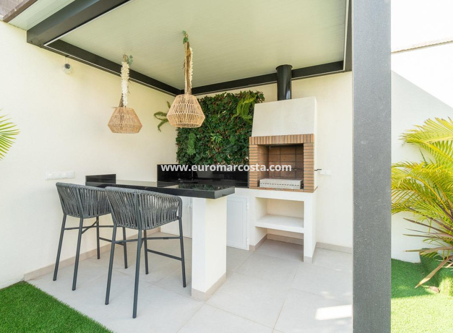 Venta - Villa - Torrevieja - TORREVIEJA