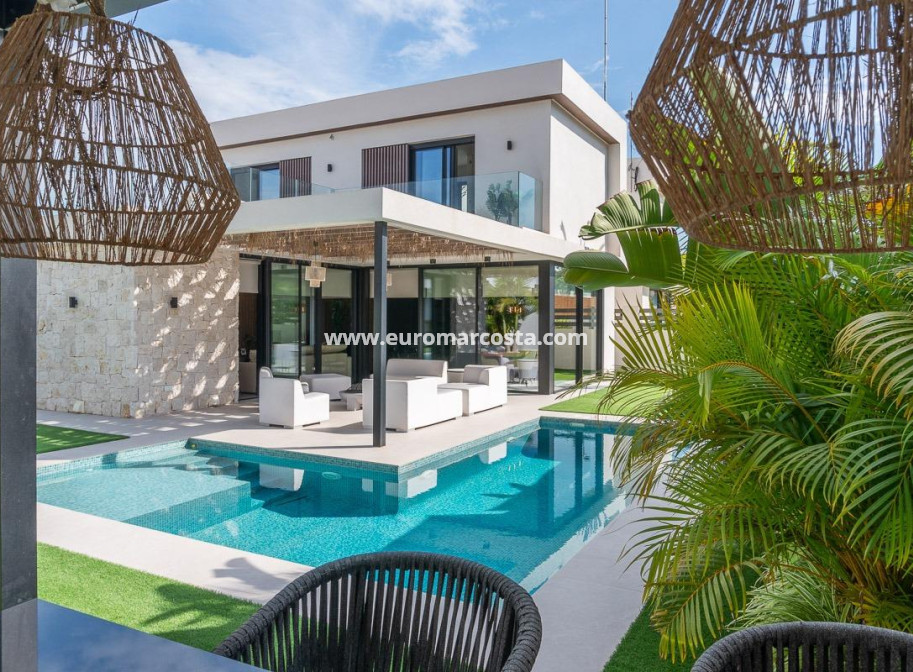 Venta - Villa - Torrevieja - TORREVIEJA