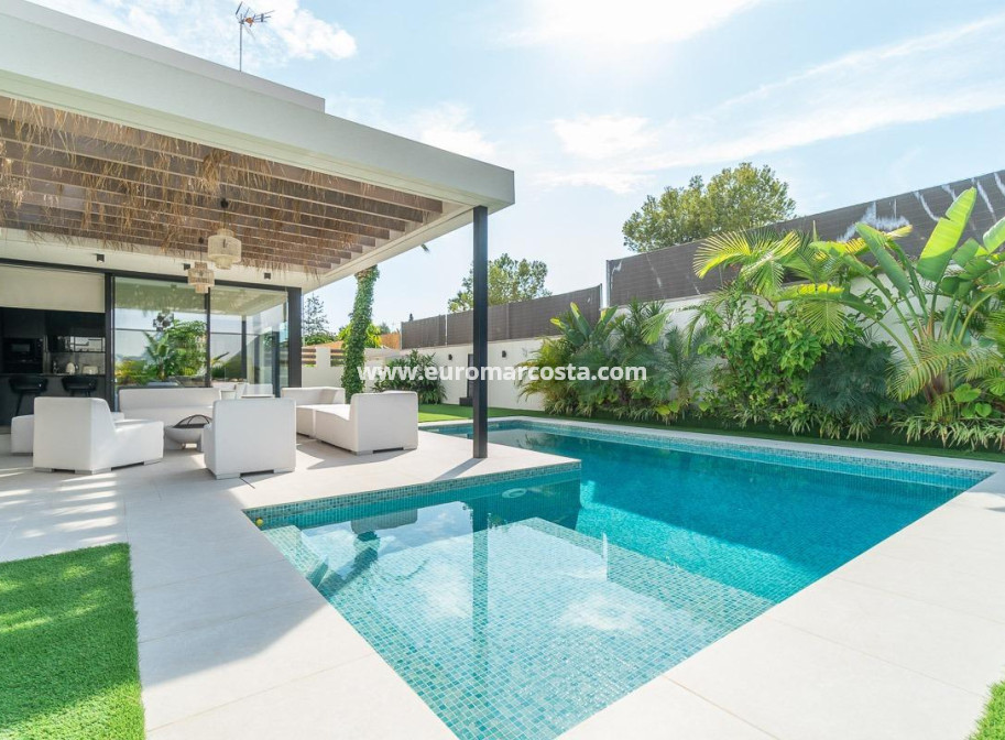 Venta - Villa - Torrevieja - TORREVIEJA