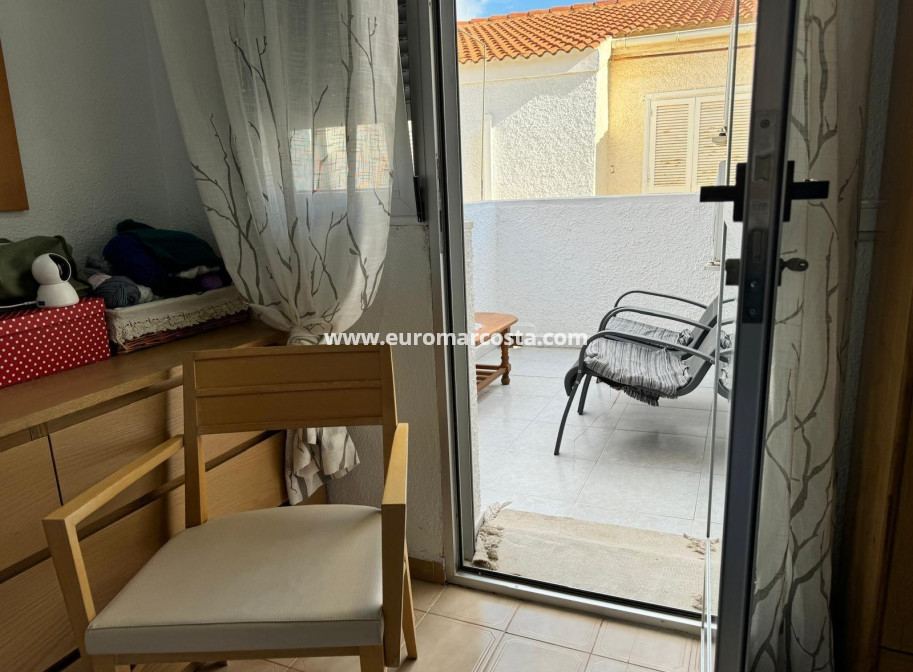 Objekte zum Wiederverkauf - Doppelhaus - Torrevieja - TORREVIEJA