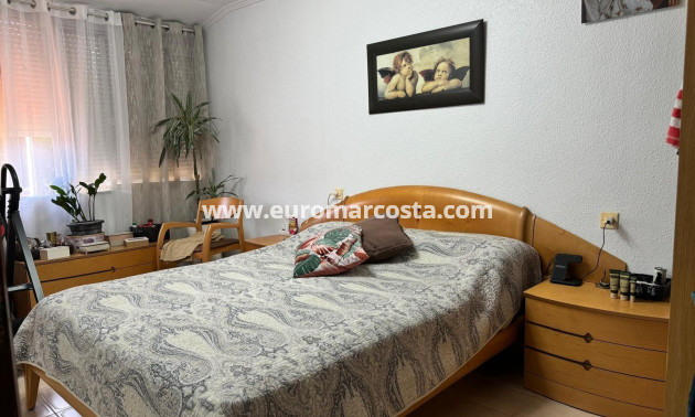 Objekte zum Wiederverkauf - Doppelhaus - Torrevieja - TORREVIEJA