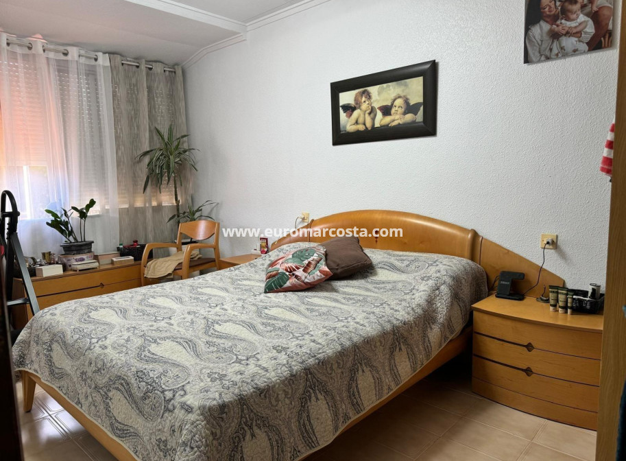 Objekte zum Wiederverkauf - Doppelhaus - Torrevieja - TORREVIEJA
