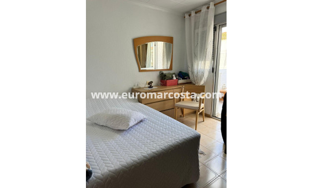 Objekte zum Wiederverkauf - Doppelhaus - Torrevieja - TORREVIEJA