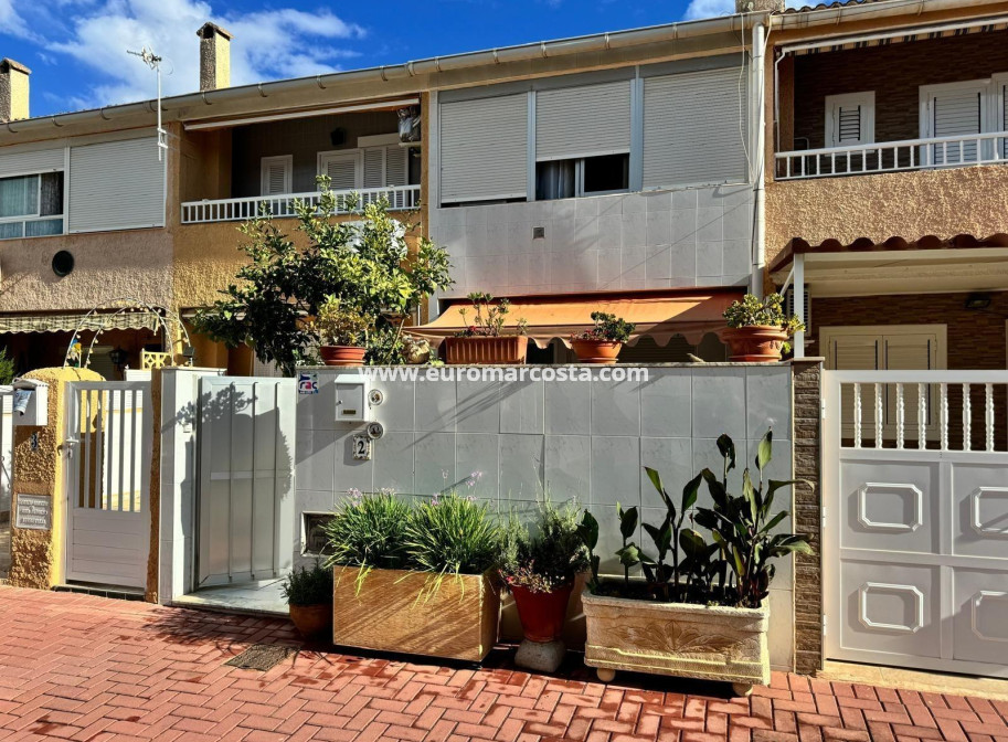 Objekte zum Wiederverkauf - Doppelhaus - Torrevieja - TORREVIEJA