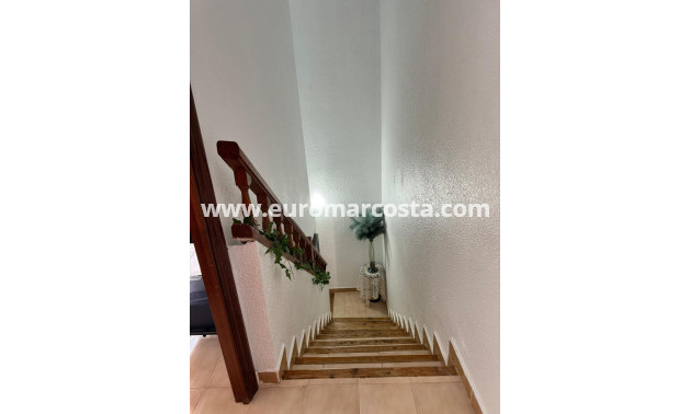Objekte zum Wiederverkauf - Doppelhaus - Torrevieja - TORREVIEJA