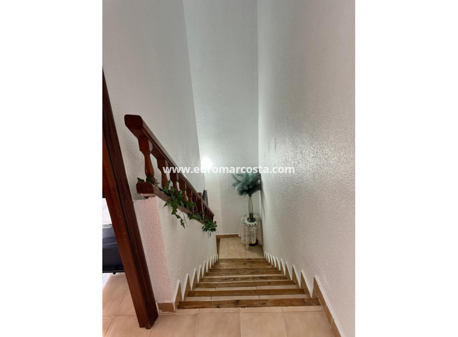 Objekte zum Wiederverkauf - Doppelhaus - Torrevieja - TORREVIEJA