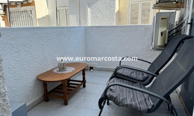 Objekte zum Wiederverkauf - Doppelhaus - Torrevieja - TORREVIEJA