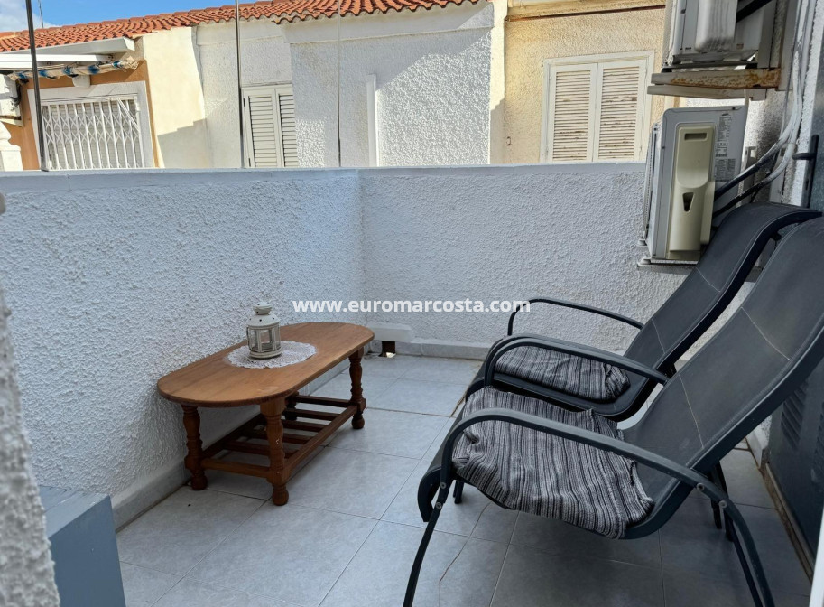 Objekte zum Wiederverkauf - Doppelhaus - Torrevieja - TORREVIEJA