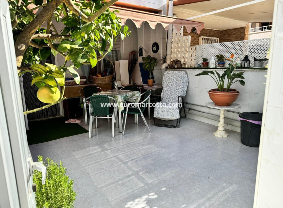 Objekte zum Wiederverkauf - Doppelhaus - Torrevieja - TORREVIEJA