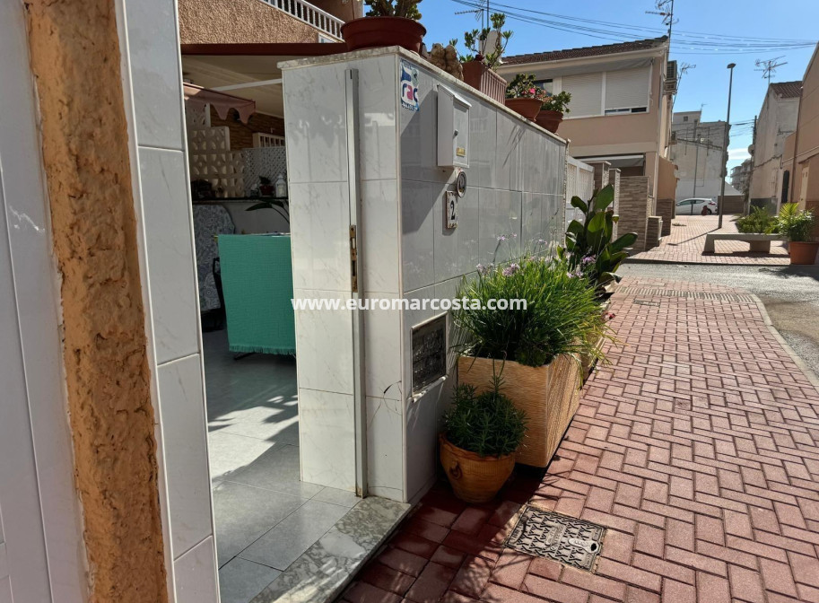 Objekte zum Wiederverkauf - Doppelhaus - Torrevieja - TORREVIEJA