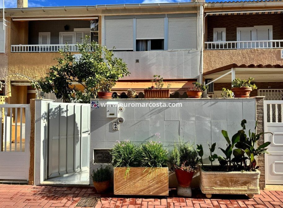 Objekte zum Wiederverkauf - Doppelhaus - Torrevieja - TORREVIEJA