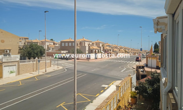 Sale - Bungalow - Torrevieja - Calas blanca