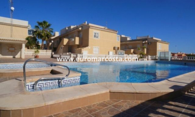 Sale - Bungalow - Torrevieja - Calas blanca