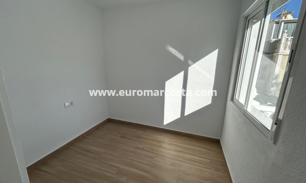 Sale - Townhouse - Torrevieja - TORREVIEJA