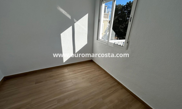 Sale - Townhouse - Torrevieja - TORREVIEJA