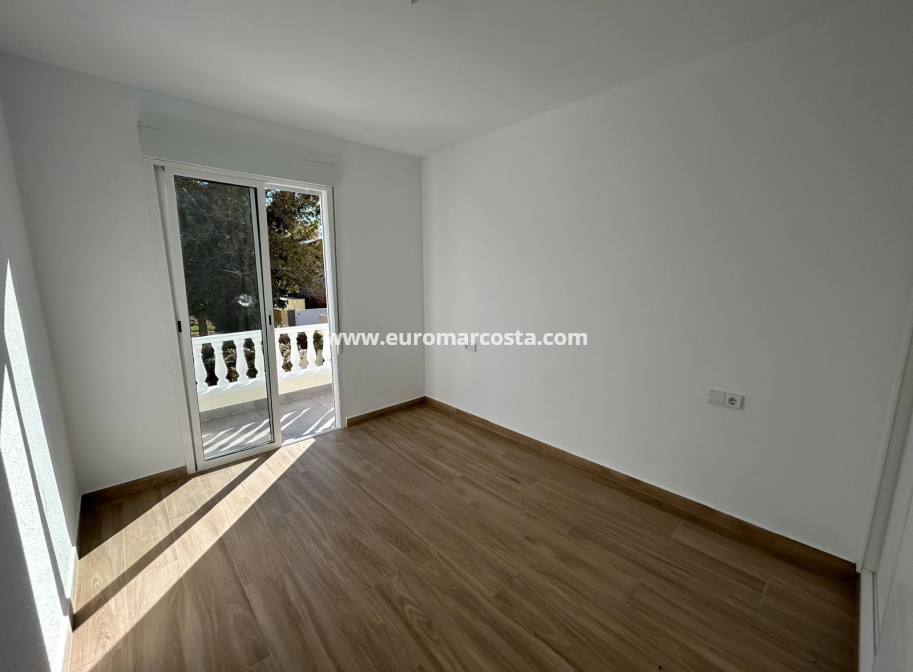 Sale - Townhouse - Torrevieja - TORREVIEJA