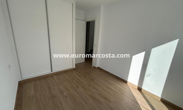 Sale - Townhouse - Torrevieja - TORREVIEJA