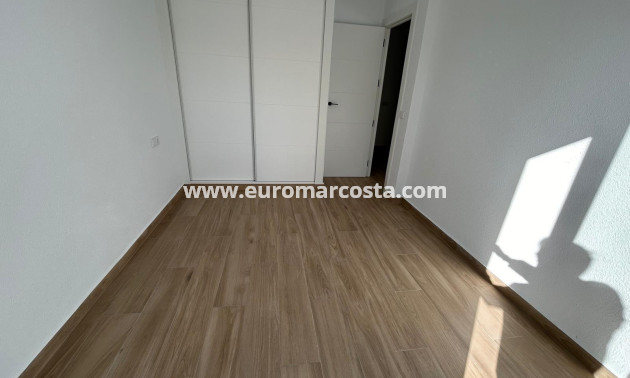 Sale - Townhouse - Torrevieja - TORREVIEJA