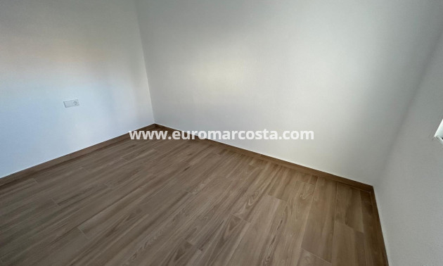 Sale - Townhouse - Torrevieja - TORREVIEJA