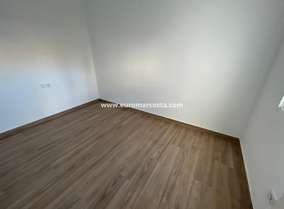 Sale - Townhouse - Torrevieja - TORREVIEJA