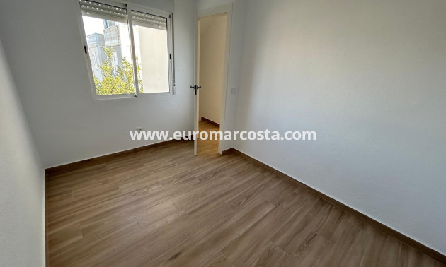 Sale - Townhouse - Torrevieja - TORREVIEJA