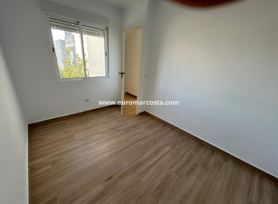 Sale - Townhouse - Torrevieja - TORREVIEJA