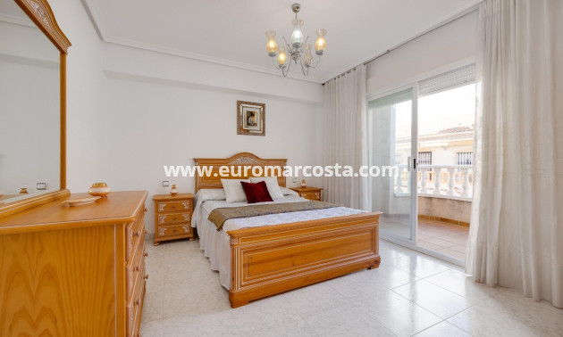 Venta - Adosado - Torrevieja - TORREVIEJA