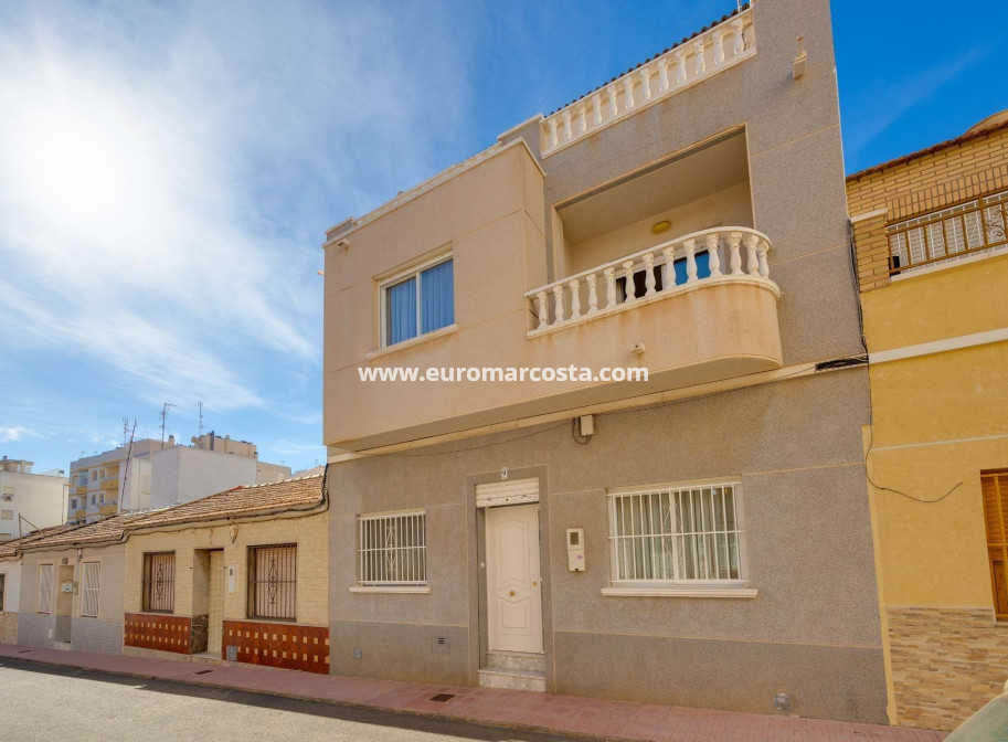 Venta - Adosado - Torrevieja - TORREVIEJA