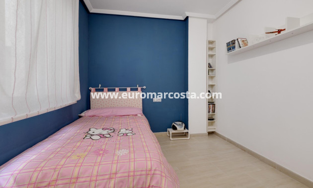 Objekte zum Wiederverkauf - Wohnung - Torrevieja - TORREVIEJA