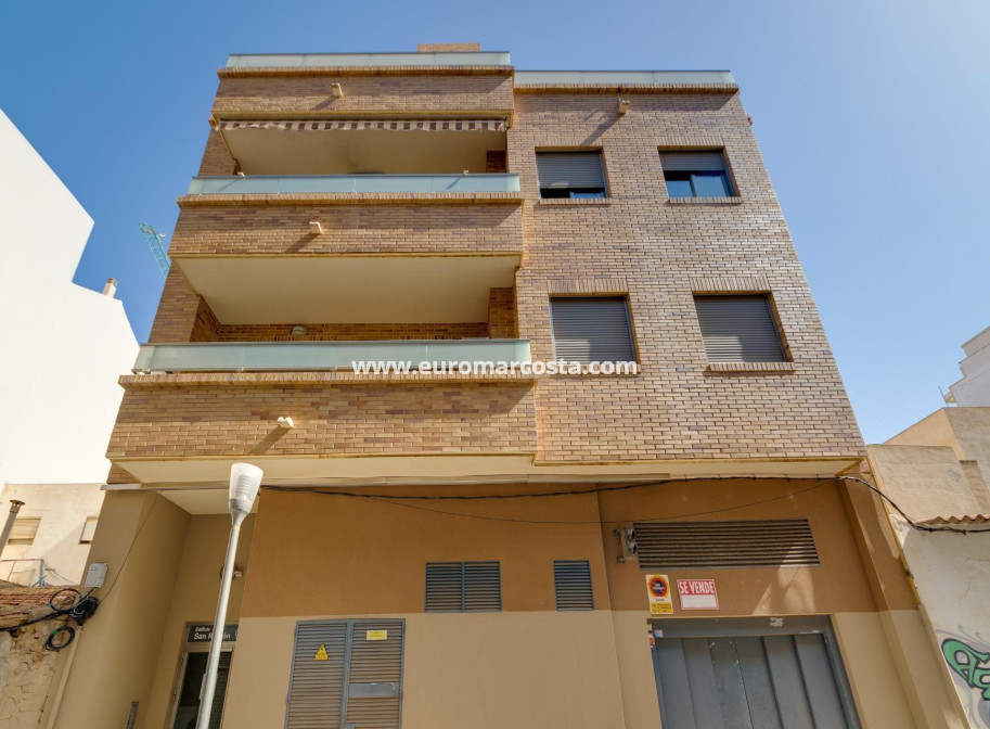 Objekte zum Wiederverkauf - Wohnung - Torrevieja - TORREVIEJA
