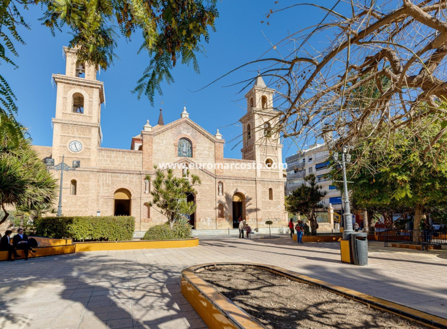 Objekte zum Wiederverkauf - Wohnung - Torrevieja - TORREVIEJA