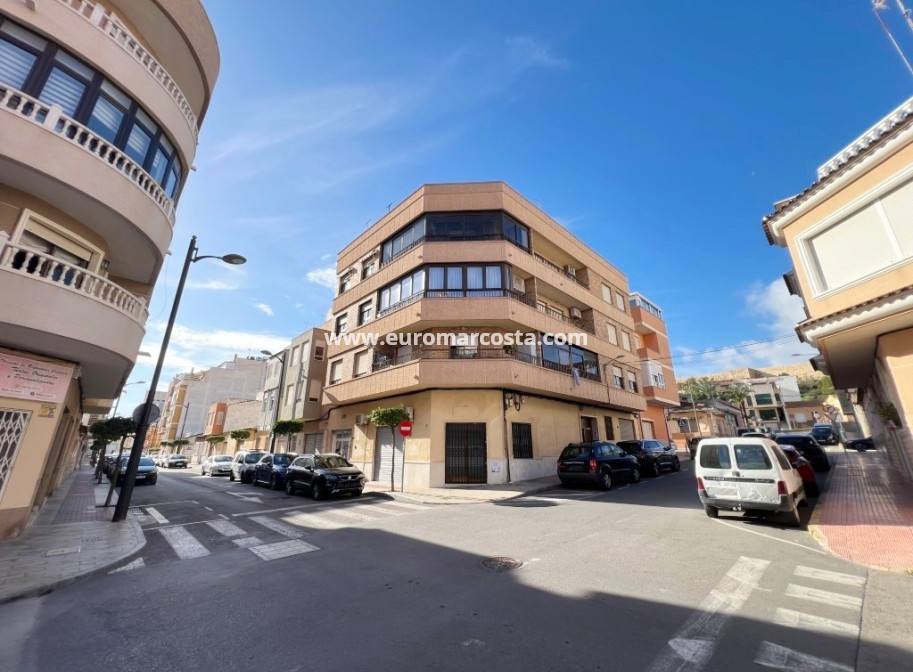 Sale - Apartment / flat - Guardamar del Segura