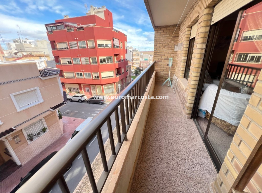 Sale - Apartment / flat - Guardamar del Segura