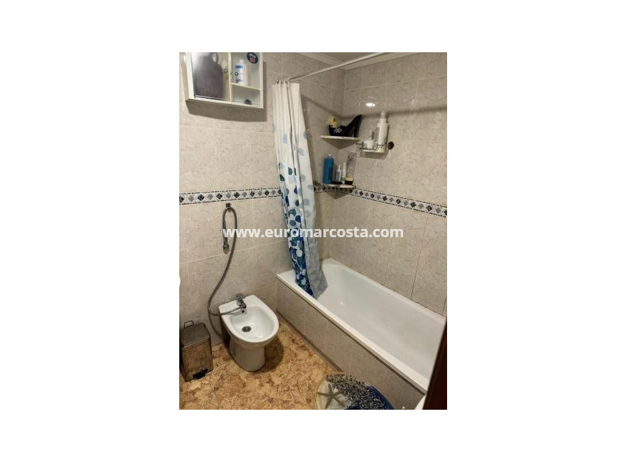 Objekte zum Wiederverkauf - Wohnung - Torrevieja - TORREVIEJA