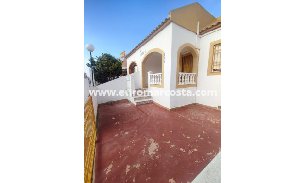 Sale - Bungalow - Torrevieja - La Siesta - El Salado - Torreta