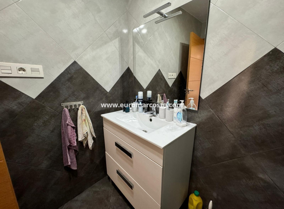 Sale - Apartment / flat - Torrevieja - TORREVIEJA