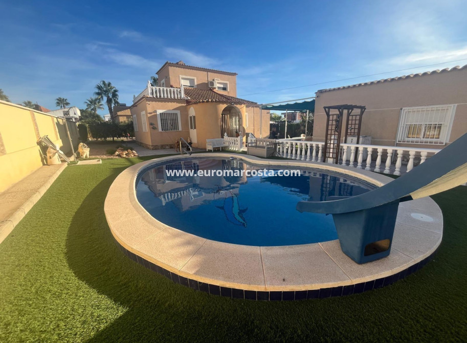 Venta - Villa - Torrevieja - TORREVIEJA