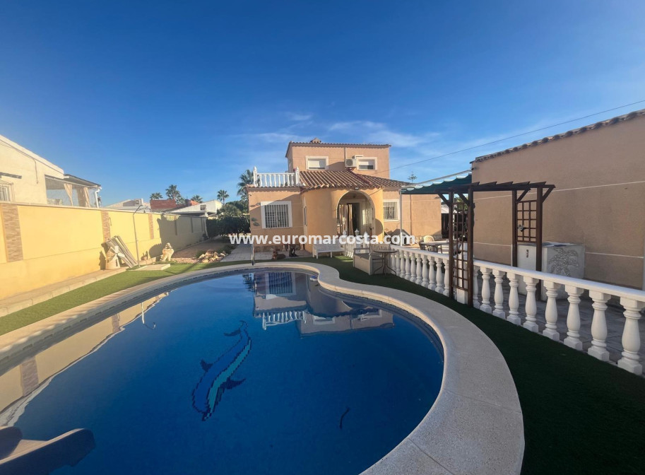 Venta - Villa - Torrevieja - TORREVIEJA