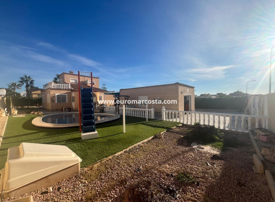 Venta - Villa - Torrevieja - TORREVIEJA