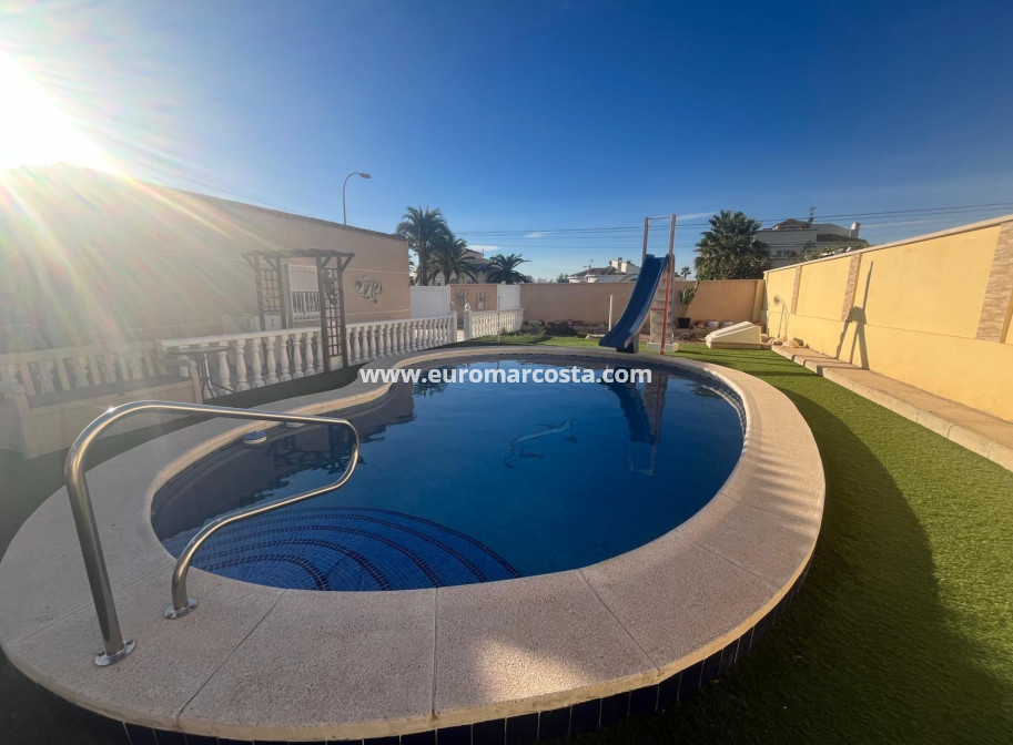 Venta - Villa - Torrevieja - TORREVIEJA