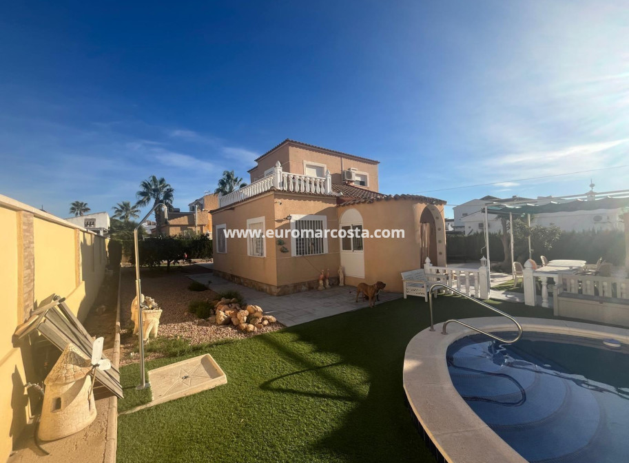 Venta - Villa - Torrevieja - TORREVIEJA