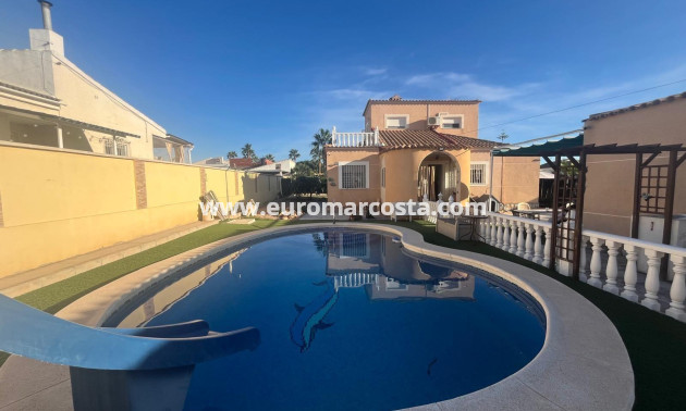 Venta - Villa - Torrevieja - TORREVIEJA